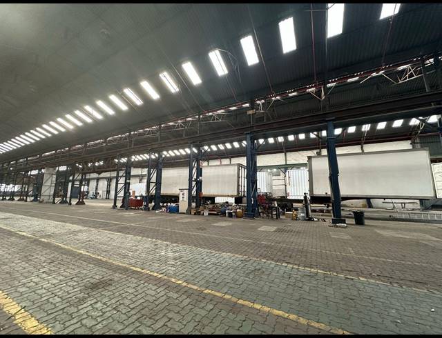 4,113M² WAREHOUSE TO LET IN TUNNEY